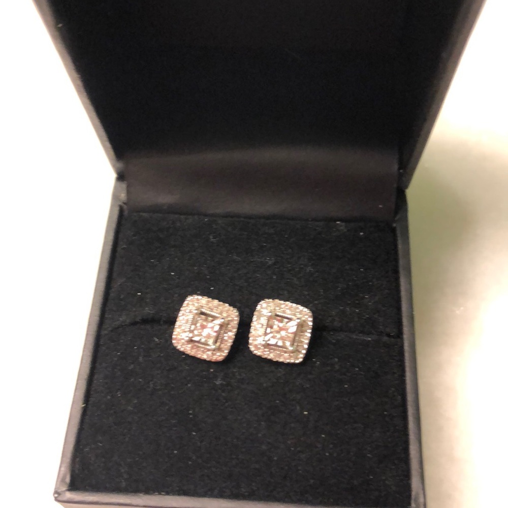 Diamond ear studs